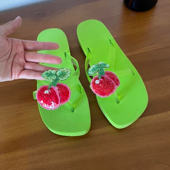 🍒cherry flip flops🍒 - Picture 3 of 4